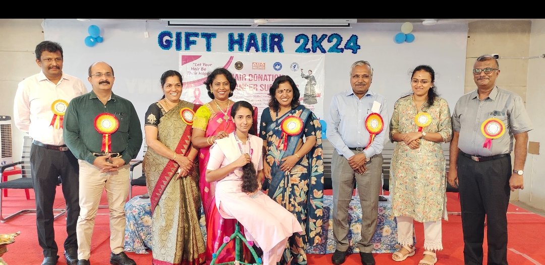 புற்றுநோயாளிகளுக்கு தங்களது கூந்தல்களை தானமாக வழங்கிய கல்லூரி மாணவ,மாணவிகள்..