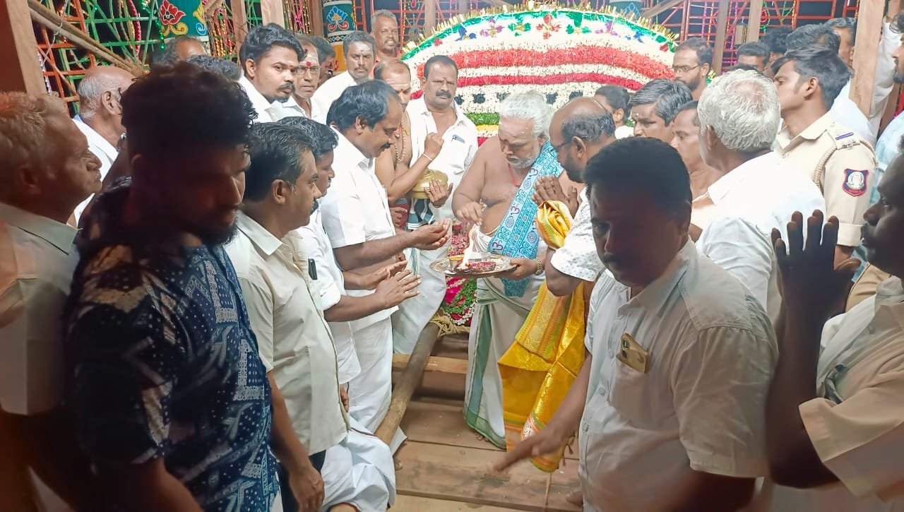 புதுகை…. பெரியநாயகி அம்பாள் தெப்பத்திருவிழா….. அமைச்சர்  மெய்யநாதன் பங்கேற்பு