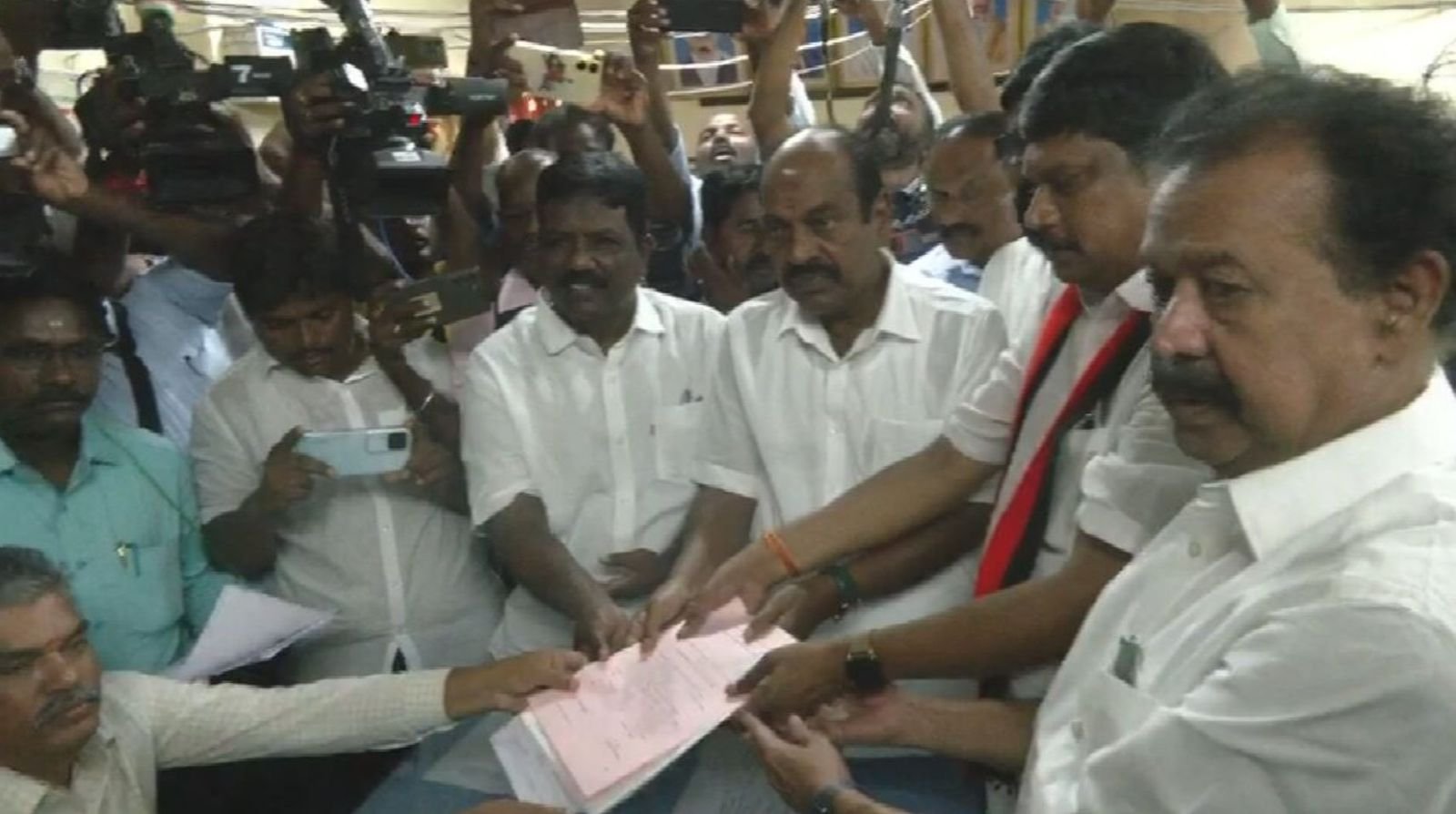 திமுக வேட்பாளர்  அன்னியூர் சிவா… அமோக வெற்றி பெறுவார்….. பொன்முடி பேட்டி