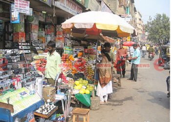 தெப்பகுளம் சுற்றியுள்ள சாலையோர வியாபாரிகளுக்கு மாற்று இடம்… திருச்சி மாநகராட்சி கமிஷனர்