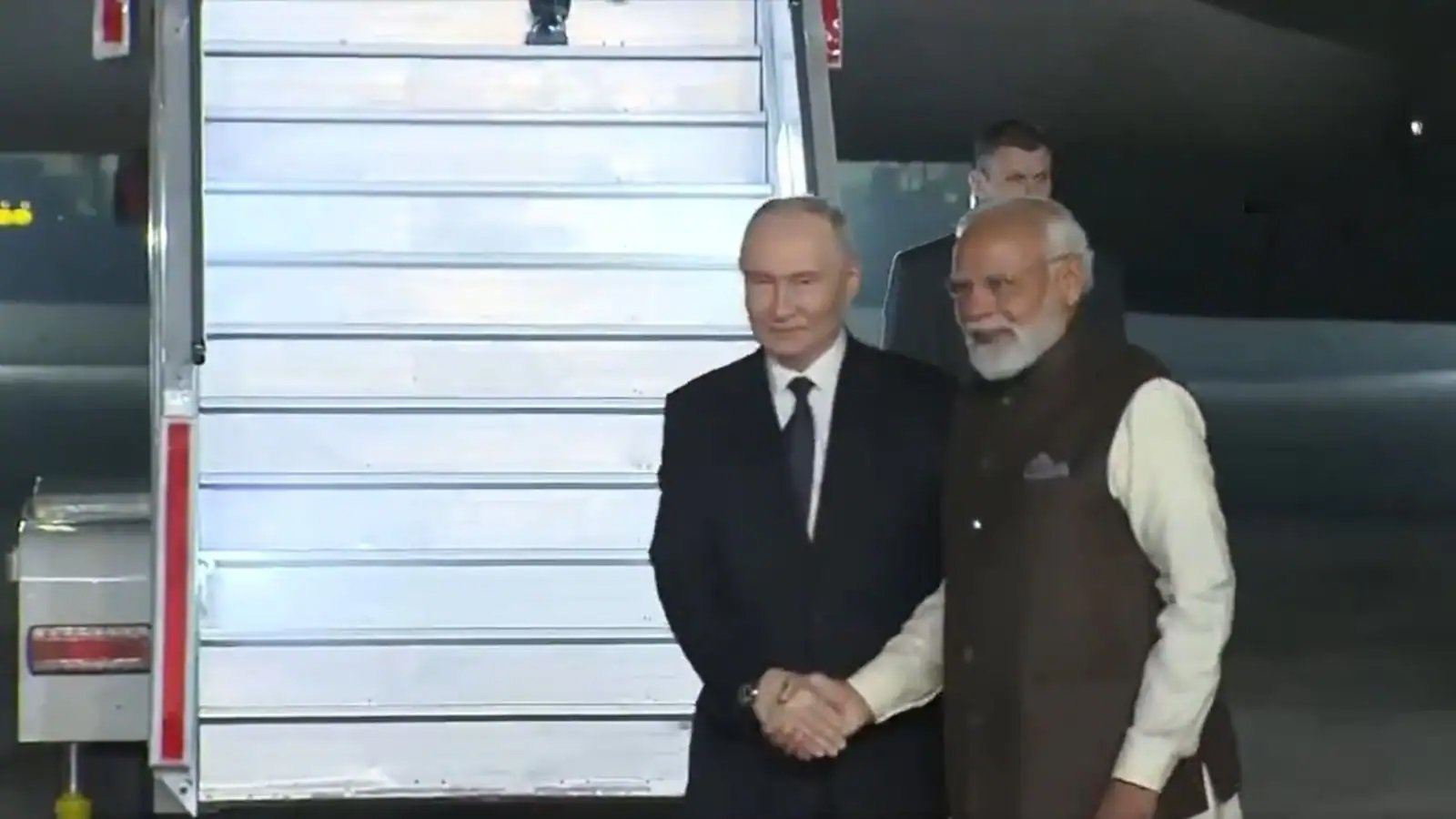 இந்தியா வந்த ரஷ்ய அதிபர் புதினுக்கு உற்சாக வரவேற்பு