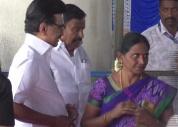 திருச்சி ஏர்போர்ட்டில் முதல்வர் ஸ்டாலினுக்கு உற்சாக வரவேற்பு