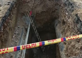 மூடப்படாத பள்ளத்தில் விழுந்து இளைஞர் பலி: 3 பொறியாளர்கள் சஸ்பெண்ட்