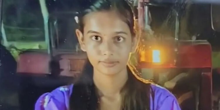 நீட் பயிற்சி மாணவி விஷம் குடித்து தற்கொலை