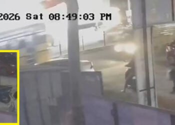 கரூர்: கார் கண்ணாடியை உடைத்து ரூ.2 லட்சம் கொள்ளை