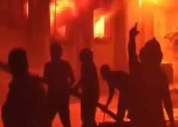 கோழிக்கோடு ஜவுளிக்கடையில் பயங்கர தீ விபத்து