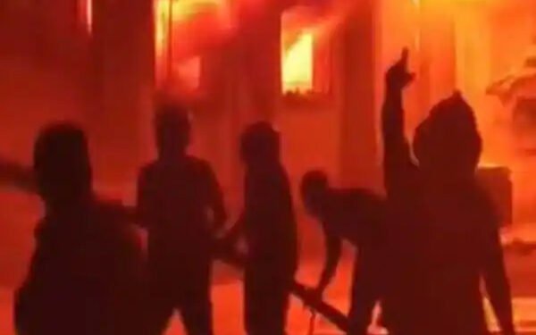 கோழிக்கோடு ஜவுளிக்கடையில் பயங்கர தீ விபத்து