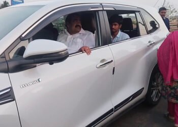 அரியலூர்: தேர்தல் சோதனையில் சிக்கிய முன்னாள் அரசு தலைமை கொறடா கார்