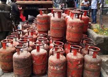 “வீட்டு உபயோக சிலிண்டர்களுக்கு மட்டுமே முன்னுரிமை” – மத்திய அரசு அதிரடி