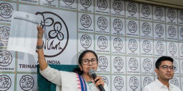 திரிணாமுல் வேட்பாளர் பட்டியல் வெளியீடு: 291 தொகுதிகளில் மம்தா கட்சி போட்டி