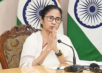 மேற்கு வங்க ஆளுநர் ராஜினாமா: மம்தா பானர்ஜி அதிர்ச்சி