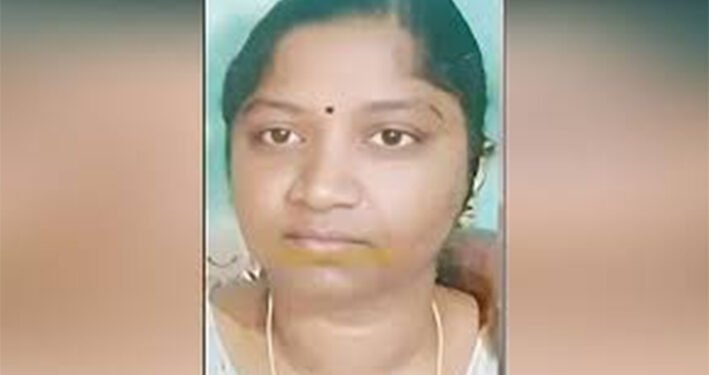 டீ தர மறுத்த மருமகளை வெட்டி கொன்ற மாமியார்.. அதிர்ச்சி