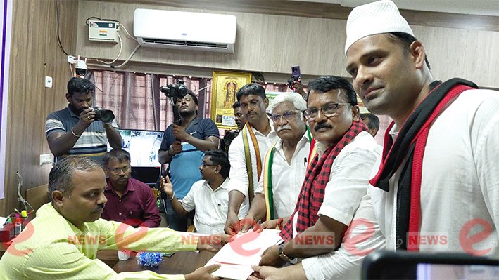 அரவக்குறிச்சி திமுக வேட்பாளர் மேல-தாளங்கள் முழங்க மனு தாக்கல்