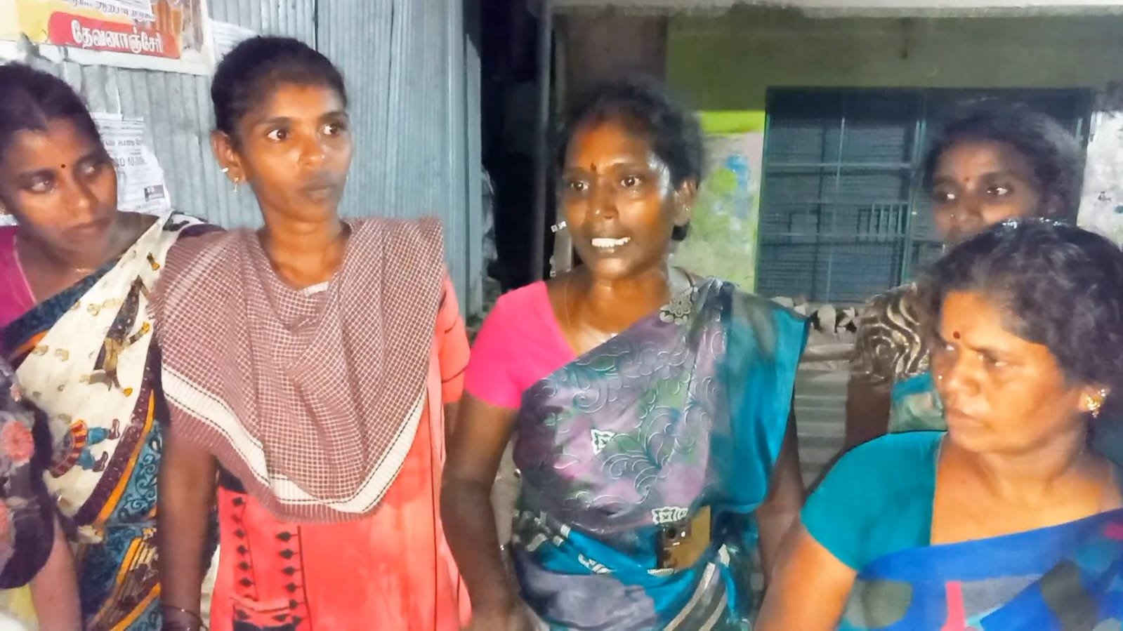 தா.பழூர் டாஸ்மாக் கடை முற்றுகை!