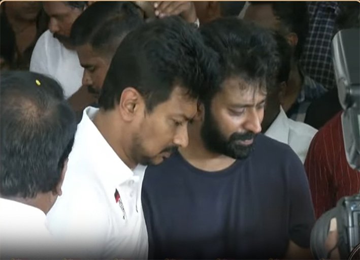பாக்யராஜ் உடலுக்கு எதிர்கட்சி தலைவர் உதயநிதி நேரில் அஞ்சலி