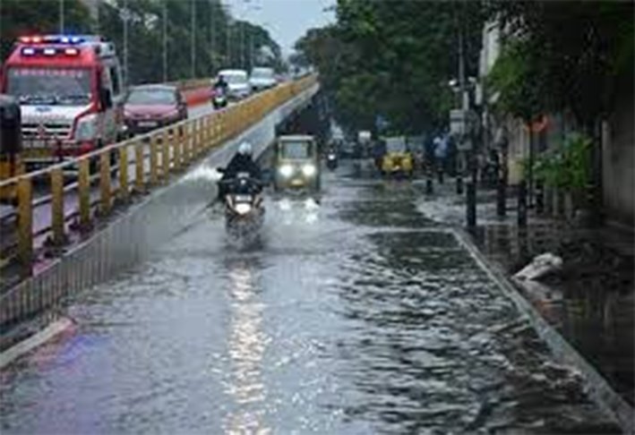 சென்னை புறநகர் பகுதியில் பலத்த காற்றுடன் கனமழை..