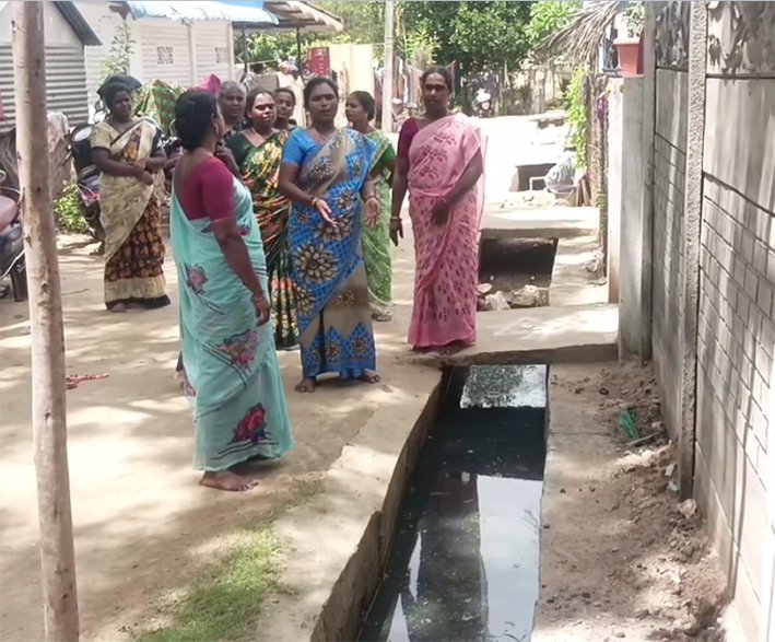 பாபநாசம் அருகே திறந்த நிலையில் சாக்கடை..நோய் பரவும் அபாயம்