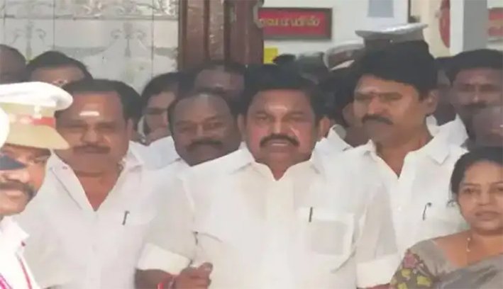 அதிமுக சட்டமன்ற உறுப்பினர்கள் வெளிநடப்பு