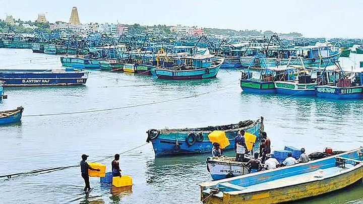 இன்று நள்ளிரவுடன் முடிகிறது 61 நாட்கள் மீன்பிடி தடைக்காலம்: ஆழ்கடலுக்குச் செல்ல மீனவர்கள் தீவிரம்
