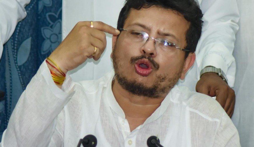திரிணாமுல் காங்கிரஸ் மற்றும் NCP(I) இடையேயான இணைப்பு விவகாரம் குறித்து அரசியல் ஆலோசனையில் ஈடுபடும் கட்சி தலைவர்கள்