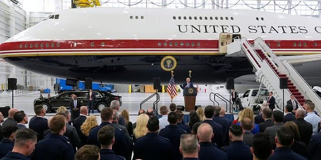 கத்தார் அரச குடும்பம் வழங்கிய Boeing 747-8 சொகுசு விமானம் – எதிர்கால Air Force One ஆக பயன்படுத்தப்படவுள்ள உலகின் மிக ஆடம்பரமான விமானங்களில் ஒன்று.