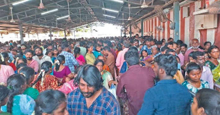 சிறுவாபுரி முருகன் கோயிலில் குவிந்த பக்தர்கள் கூட்டம்