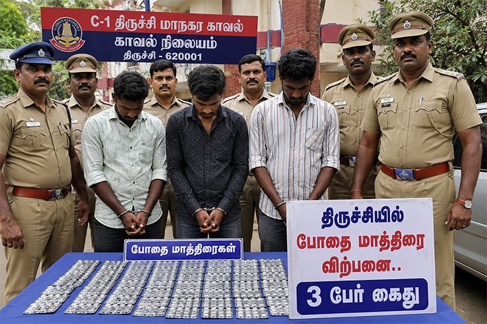 திருச்சியில் போதை மாத்திரை விற்பனை.. 3 பேர் கைது