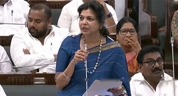 விவசாயிகளின் பயிர்க்கடனை முழுமையாக தள்ளுபடி செய்ய வேண்டும்
