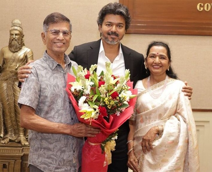 முதன்முறையாக மனம் திறந்த முதல்வர் விஜயின் தாய் ஷோபா சந்திரசேகர்!