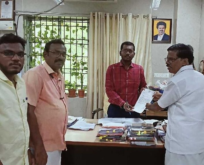 இந்திய கம்யூனிஸ்ட் கட்சி சார்பில் துணை ஆட்சியரிடம் மனு