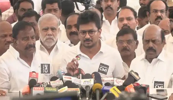 தமிழக சட்டமன்றத்தில் இன்று நடைபெற்ற ஆளுநர் உரை குறித்து, எதிர்க்கட்சி தலைவர் உதயநிதி ஸ்டாலின் கடுமையான விமர்சனங்களை