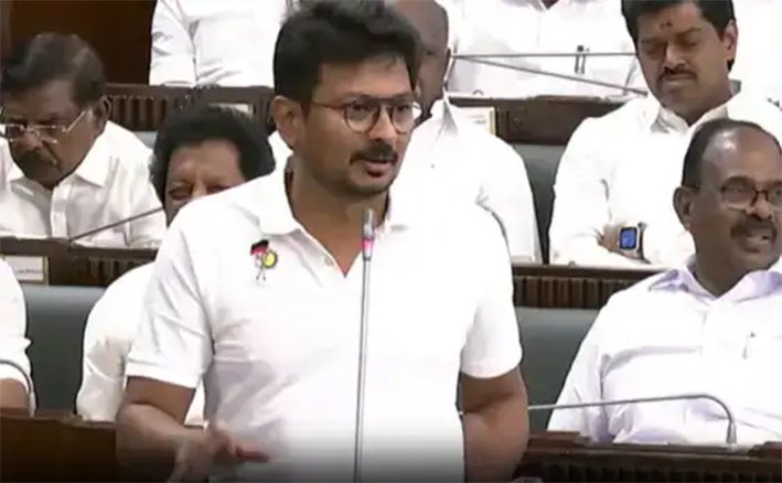 முன்னலாம் மழைக்குதான் ஸ்கூல் லீவ்.. இப்ப கரண்ட்டுக்கு லீவு விடுறாங்க”- உதயநிதி