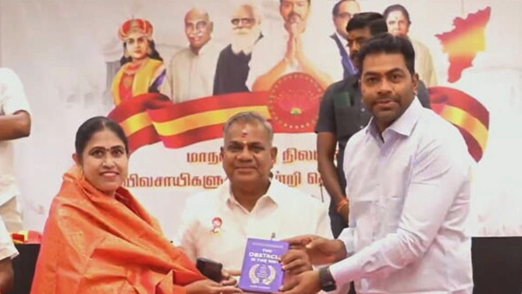 அரசியல் களத்தில் அடுத்த அதிரடி: த.வெ.க-வில் இணைந்தார் முன்னாள் எம்.எல்.ஏ விஜயதரணி