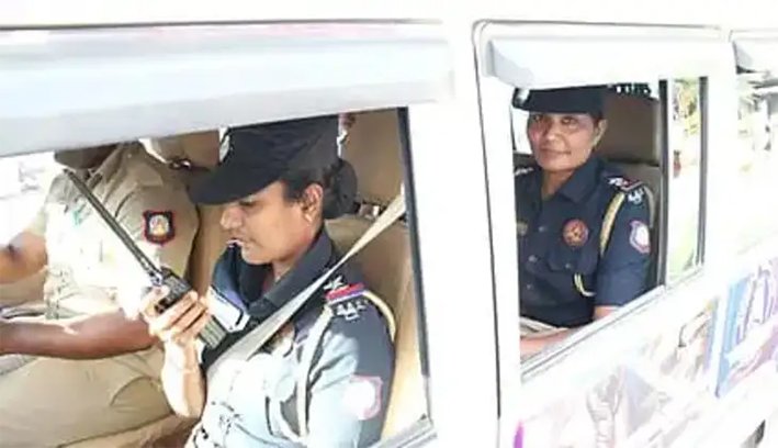 காதலிக்க கூறி ஆபாசசெய்கை-அலேக்காக தூக்கிய”சிங்கப்பெண்”போலீஸ்
