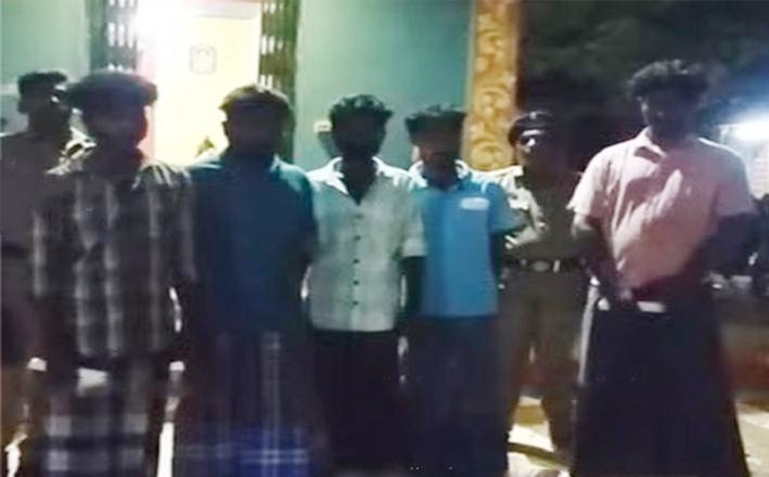 மதுரை அருகே பெண் கூட்டு பலாத்காரம்... சிறுவன் உட்பட 5 பேர் கைது