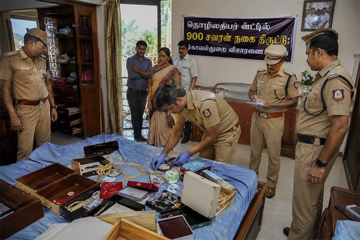 தொழிலதிபர் வீட்டில் 900 சவரன் நகை திருட்டு- மருமகன் மீது வழக்கு
