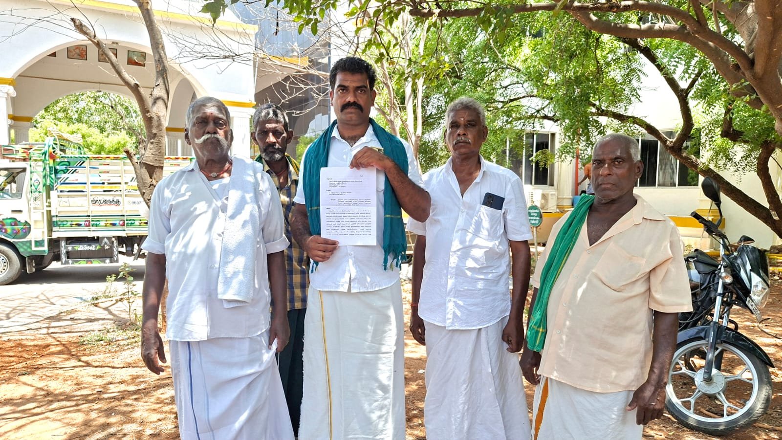 திருச்சி அருகே ஆக்கிரமிப்பு குளத்தை மீட்க கோரிக்கை