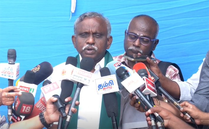 கர்நாடக முதல்வர் தீய வலையில் நம் முதல்வர் சிக்கி விட கூடாது