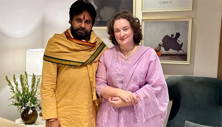 துணை முதல்வரின் மனைவியான நடிகை ரசிகர்களிடம் கோரிக்கை