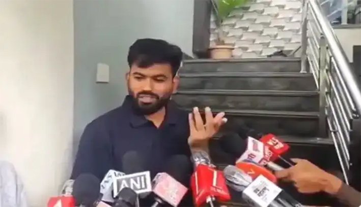 பாஜக என்னை கட்சியில் சேருமாறு மிரட்டுகிறது"- அப்ஜித் தீப்கே பரபரப்பு பேட்டி