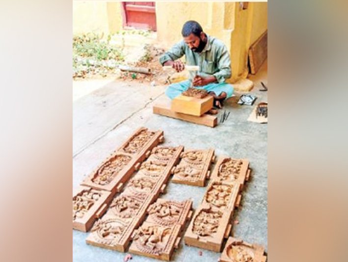 திருச்சி உறையூர் நாச்சியார் கோயிலுக்கு தயாராகும் ஊஞ்சல்