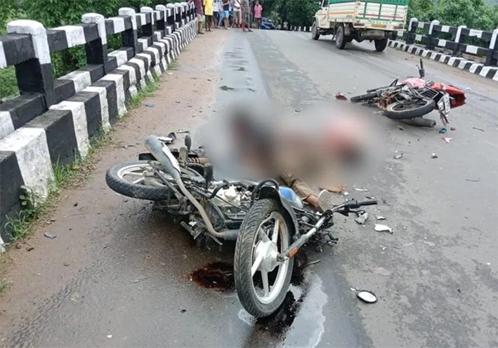 தூத்துக்குடி அருகே பைக் விபத்தில் காயமடைந்த வாலிபர் பலி...