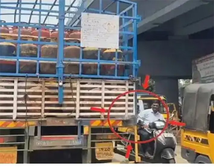 கோவை-சேலம் சாலையில் சி.என்.ஜி ஏற்றி வந்த லாரியில் கேஸ் கசிவு