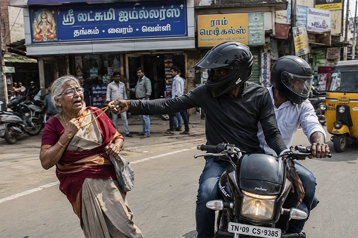 மூதாட்டியிடம் 2 பவுன் செயின் பறிப்பு- திருச்சியில் துணிகரம்