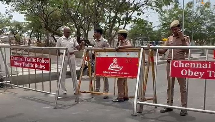 சென்னை மெரினா கடற்கரைக்கு பொதுமக்கள் செல்ல அனுமதி மறுப்பு