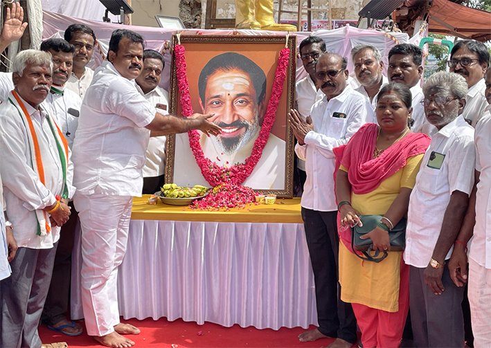 சிவாஜியின் நினைவு நாள்..திருச்சியில் காங்., சார்பில் மரியாதை