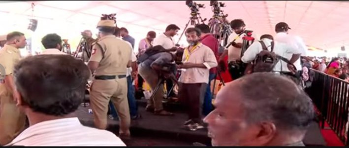 கரூர் முதல்வர் நிகழ்ச்சி...பிரஸ்க்கு அனுமதி இல்லை