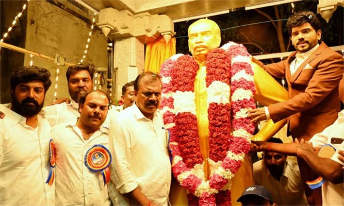 கோவில்பட்டியில் காமராஜர் சிலையை திறந்து வைத்த லெஜெண்ட்