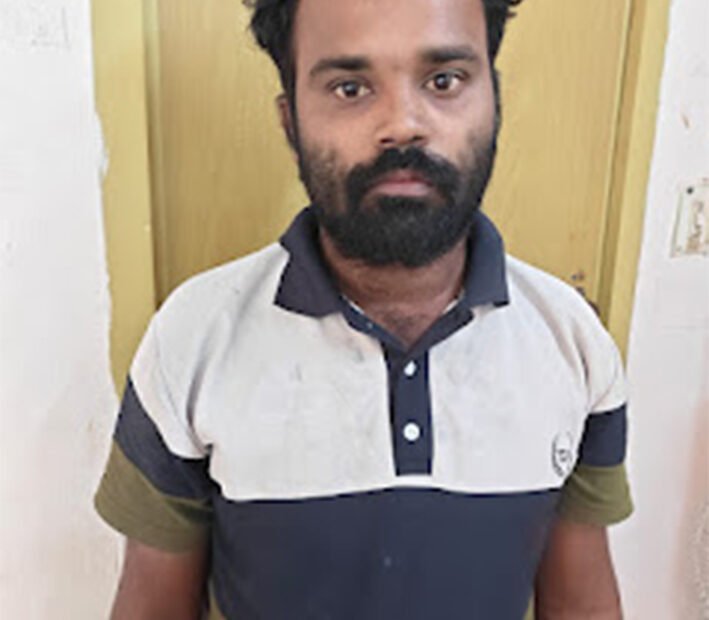 அரசு மதுபான பாட்டில்களை பதுக்கி விற்ற நபர் கைது