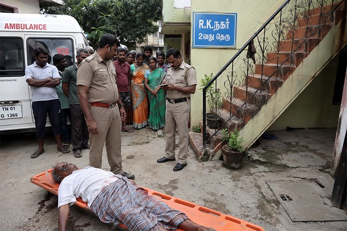 வீட்டின் மாடியிலிருந்து தவறி விழுந்து முதியவர் பலி
